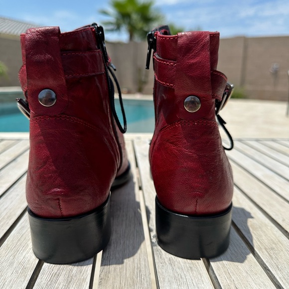 Regard Vintage Red Leather Booties - Picture 5 of 9